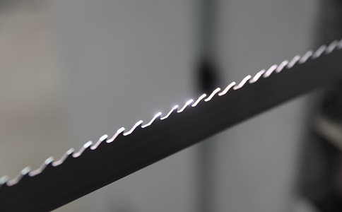 资阳双金属带锯条产生切削噪音的原因具体有哪些？